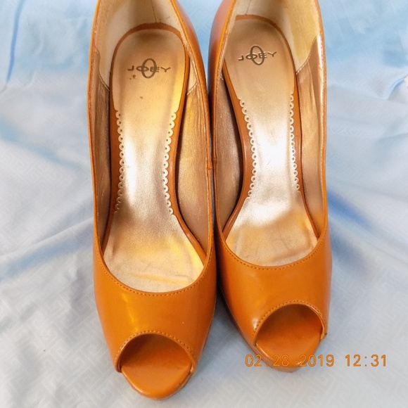 Dark Tan Pumps made by Joey - Picture 2 of 7